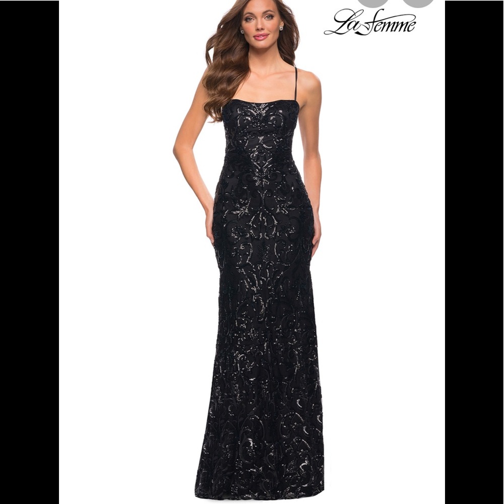 La Femme Gorgeous Black Sequin Leaf Design Lace Up Sexy Back Gimmer Gown 0